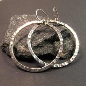 GORGEOUS HANDCRAFTED STERLING SILVER CLASSIC HOOP EARRINGS